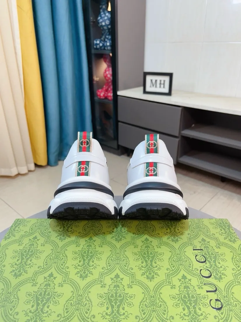 Men's shoes 💰458🌹🌹[GUCCI] Gucci's new lace-up casual men's shoes are on the market first, and the materials and workmanship are superior to all versions on the market. The highest quality shipped first-layer cowhide with imported original perforated materials➕Genuine leather lining, privately molded soft outsole, high foot comfort, imported special materials highlight the brand's unique charm, high-end customization 38-44
